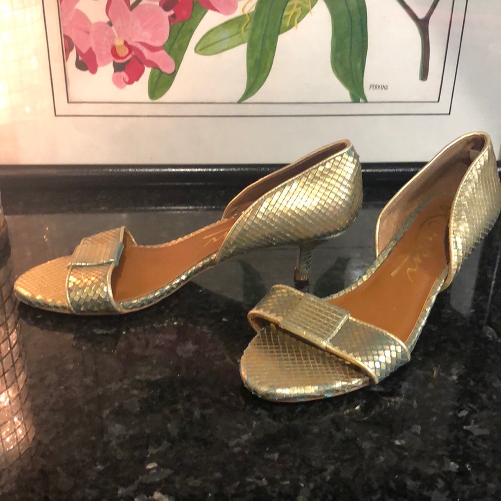 Gold kitten heal shoes